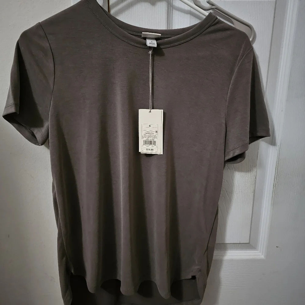 Clothes - Picture 5 of 8